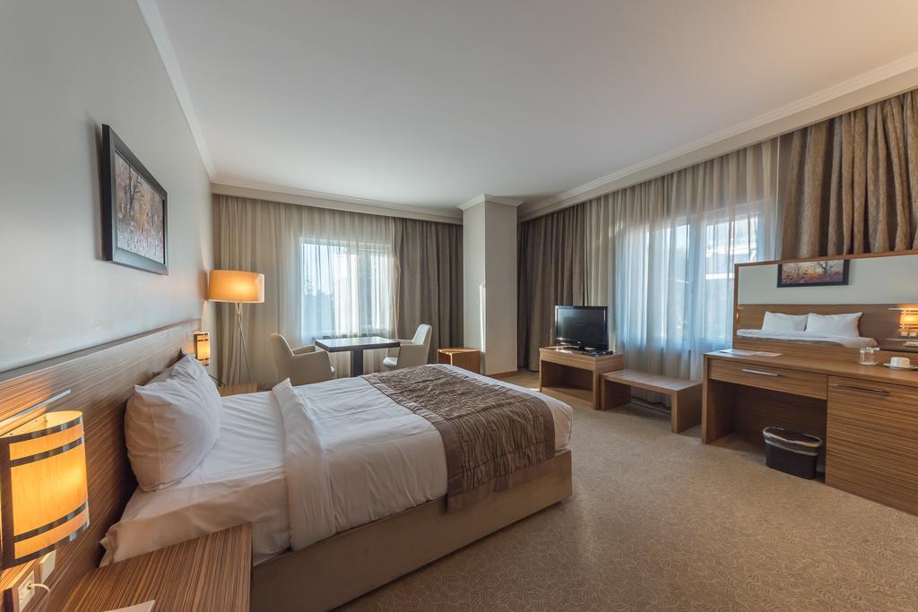 Hotel Almina Park Duzce Exterior photo